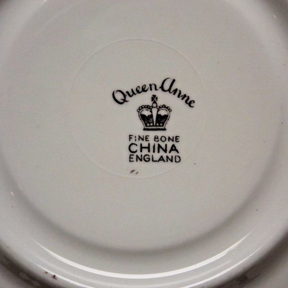 Queen Anne Fine Bone China England Floral Footed Tea Cup and Saucer - Picture 14 of 15